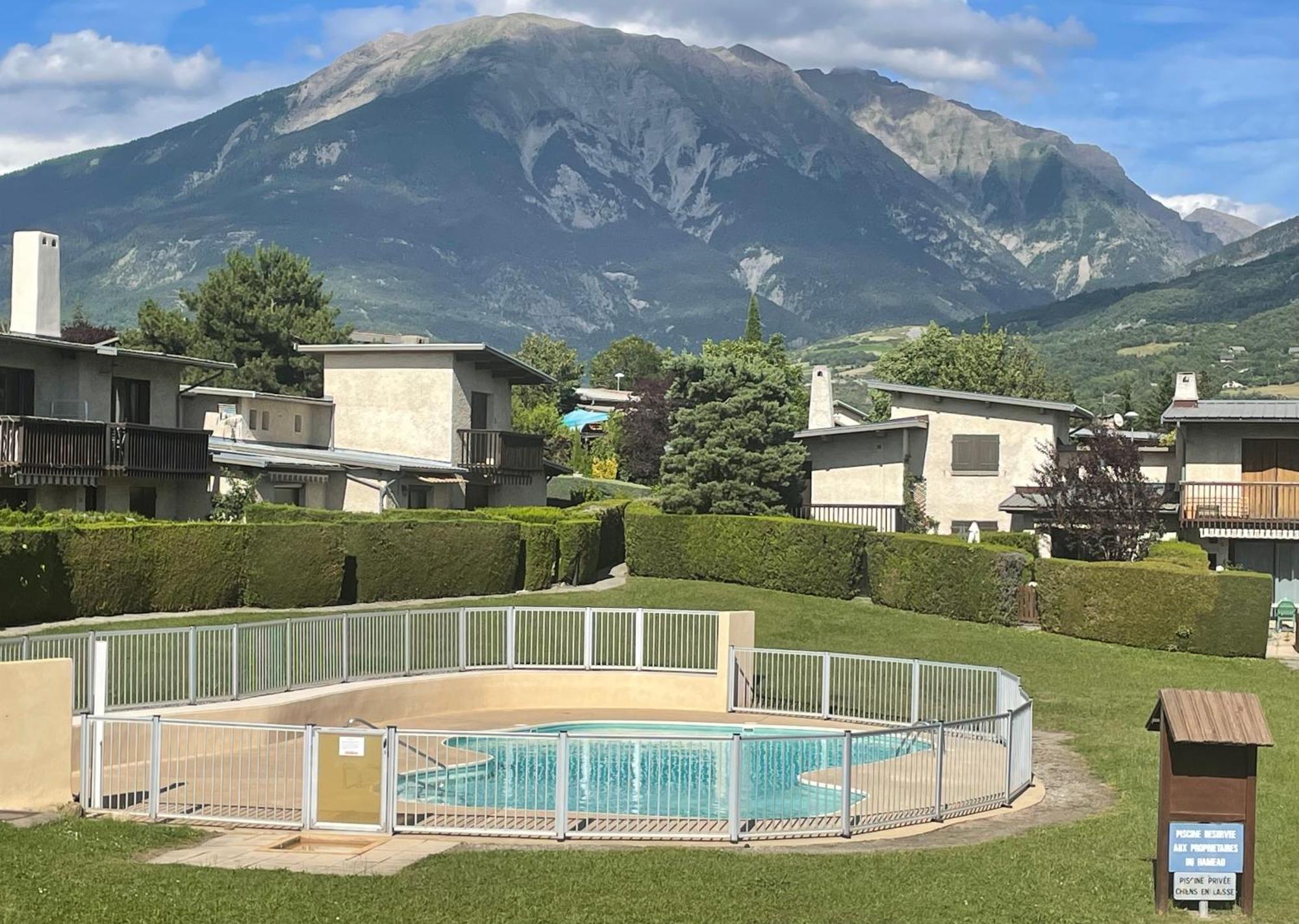 Maison Tres Agreable Avec Exterieurs, Bien Situee Au Plan D'Eau Embrun Exterior photo